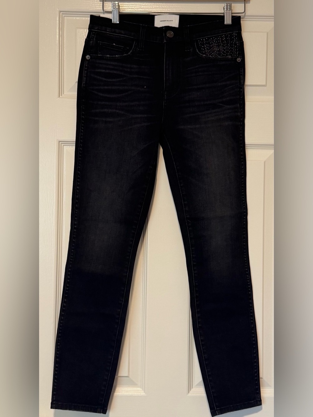 Current/Elliott stud embellishment on the Front/Back left pocket Size 27 NWT